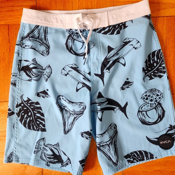 RVCA SHORTS - Picture 1 of 5